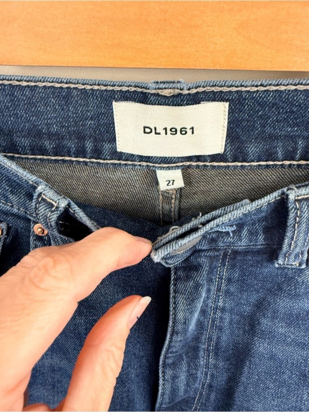 DL1961 Hepburn vintage wide leg jeans in Eve 27 - Picture 11 of 12